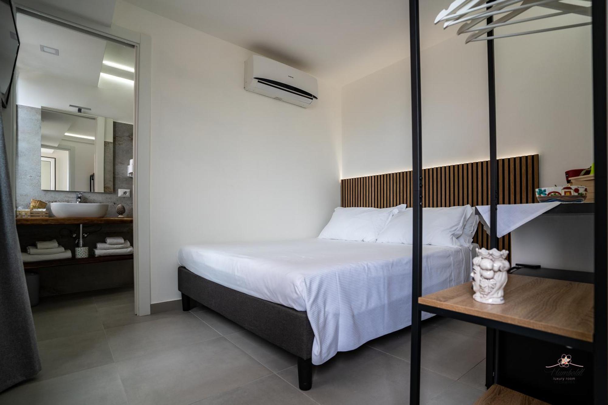 Humboldt Luxury Rooms טאורמינה מראה חיצוני תמונה